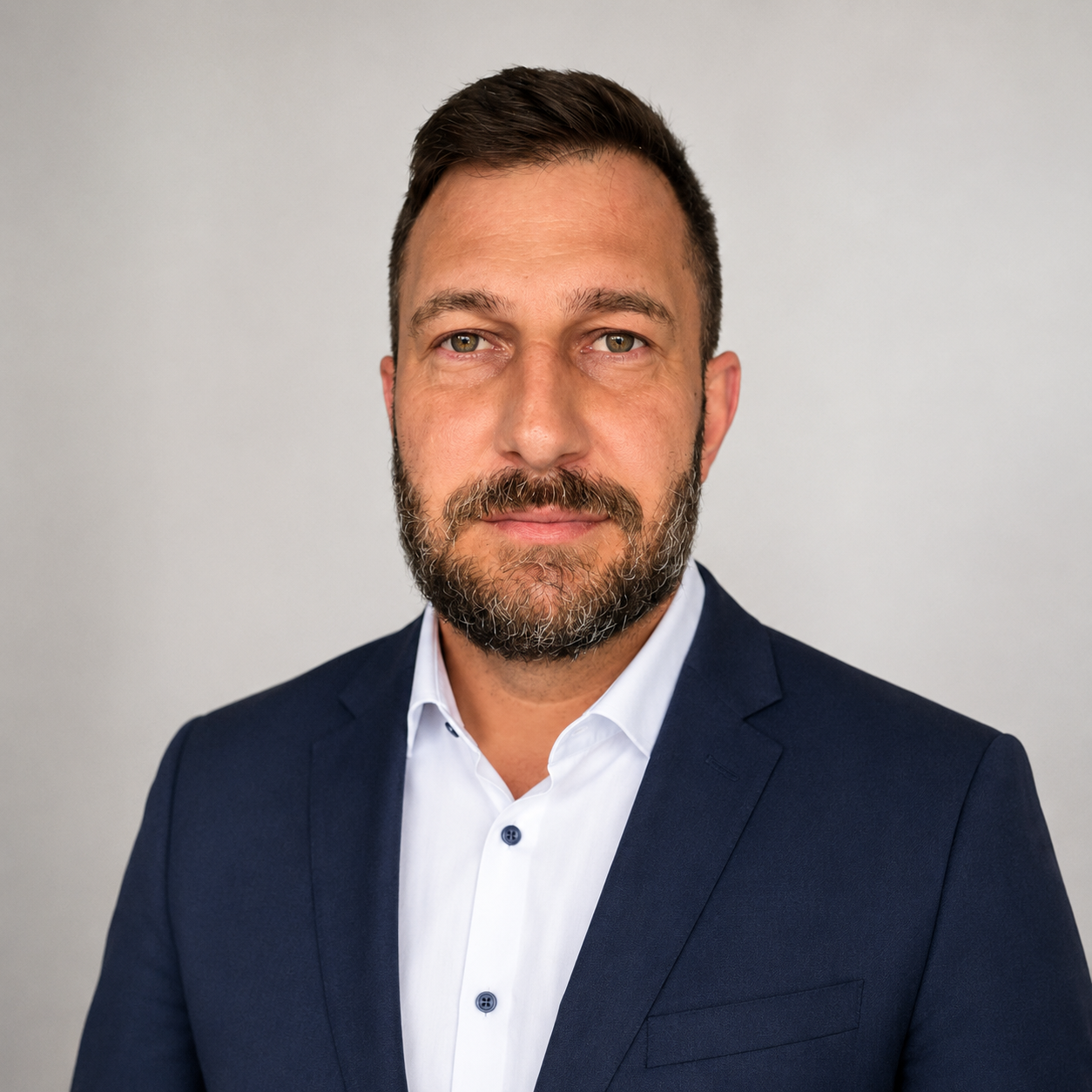 Mario Aleksic-Matic, Gründer und Geschäftsinhaber der MAM Bedachungen KG